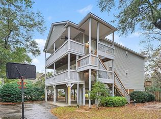 590 Hammock Ave, Murrells Inlet, SC 29576