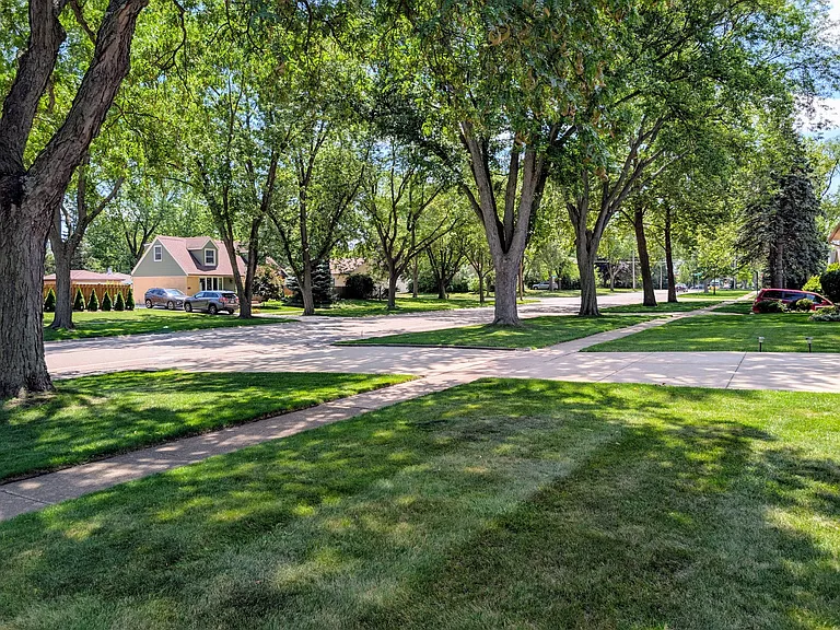 476 Raupp Blvd — Photo 24