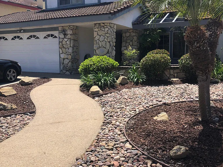 7540 Bannister Ln — Photo 2