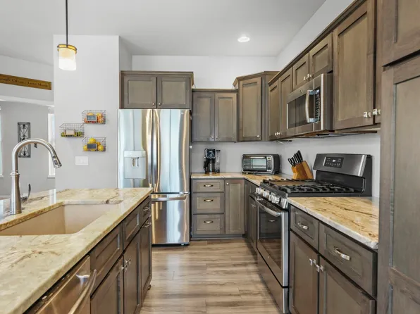 5934 Saturn Dr, Madison, WI 53718