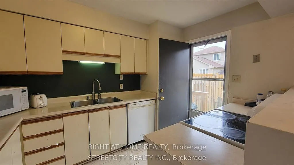 2 bed, $1,950 — Photo 2