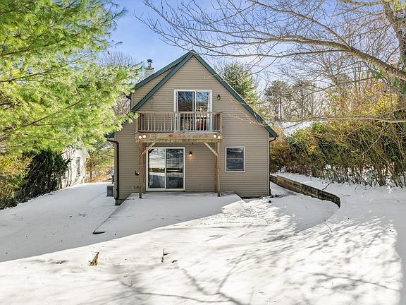 3rd image of 48 Wickatuck Dr