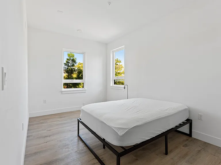 1719 University Ave #201 — Photo 28