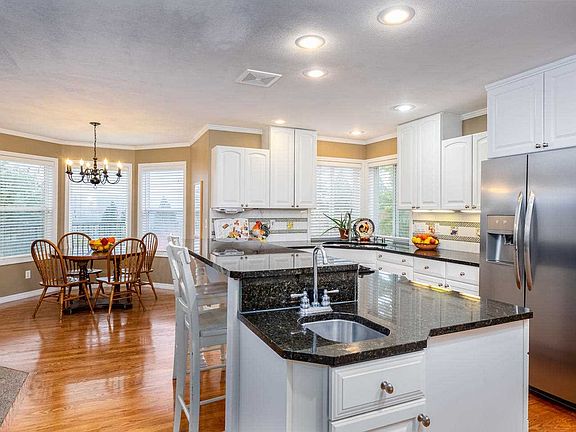 5th image of 6122 S Eagle Crest Dr