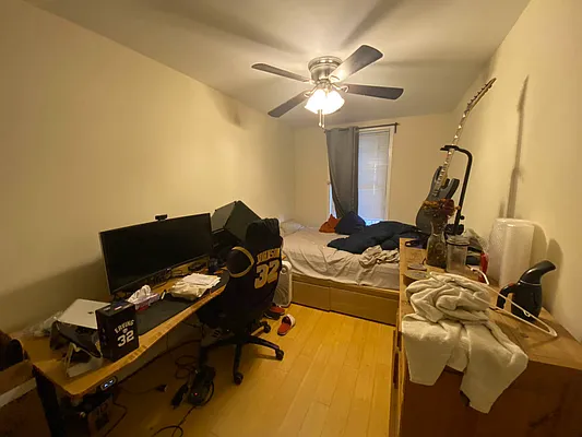 Rented by Premier Metro Realty Corp | media 23