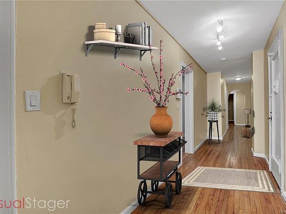 5th image of 10 Nosband Ave APT 1D