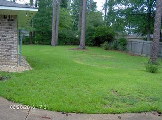 6384 Woodstock Dr, Jackson, MS 39206