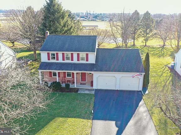 5th image of 592 Westfield Dr