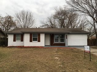 529 Cranbrook Ln, Grand Prairie, TX 75052