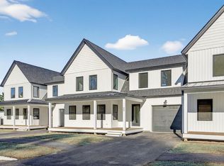 20 Fairway Commons Dr #2, Gorham, ME 04038