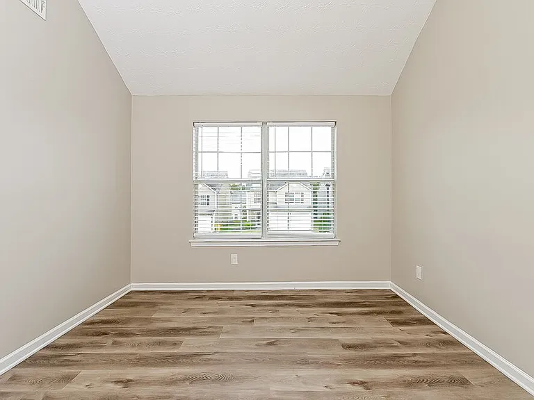 7423 Garnet Dr — Photo 13