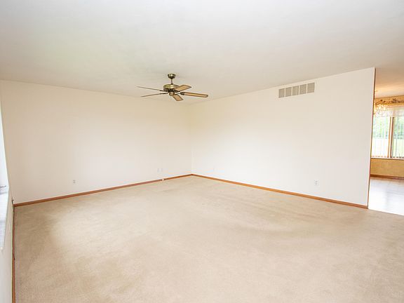 3rd image of 2405 Allison Dr