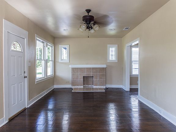 5th image of 805 W Mistletoe Ave