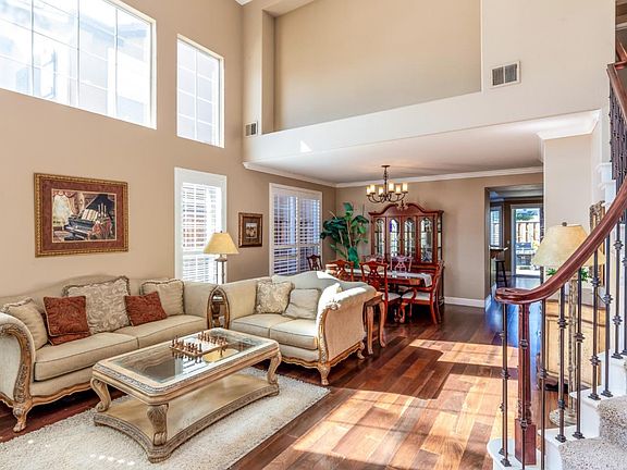 5th image of 5977 Aster Dr