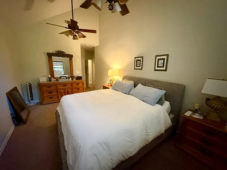 1729 Pine Ave — Photo 10