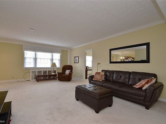 4th image of 19015 Van Aken Blvd APT 510