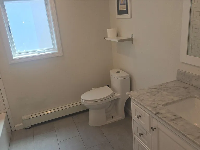 229 E Walnut St — Photo 11