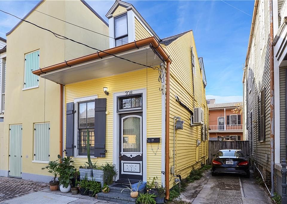 1st image of 708 Marigny St