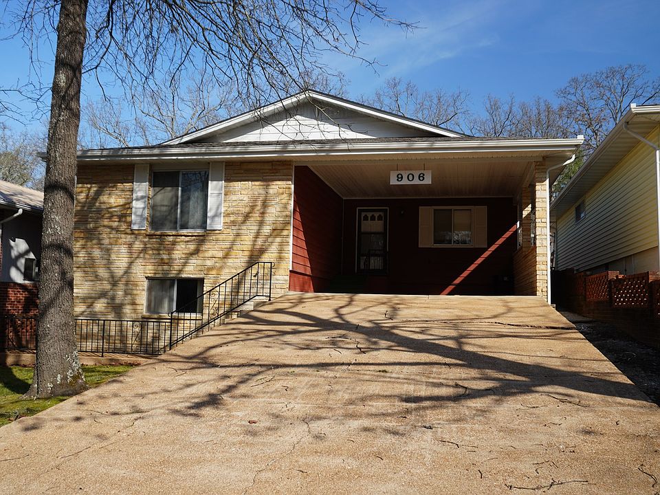 1st image of 906 S Manor Dr