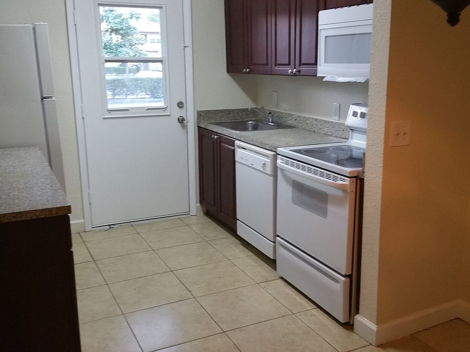1st image of 400 NW 65th Ave APT 130