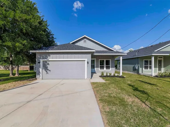 627 Birch Ln, Cottonwood Shores, TX 78657