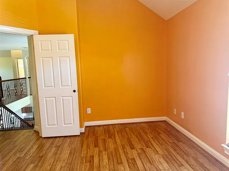 6839 Emerson — Photo 23