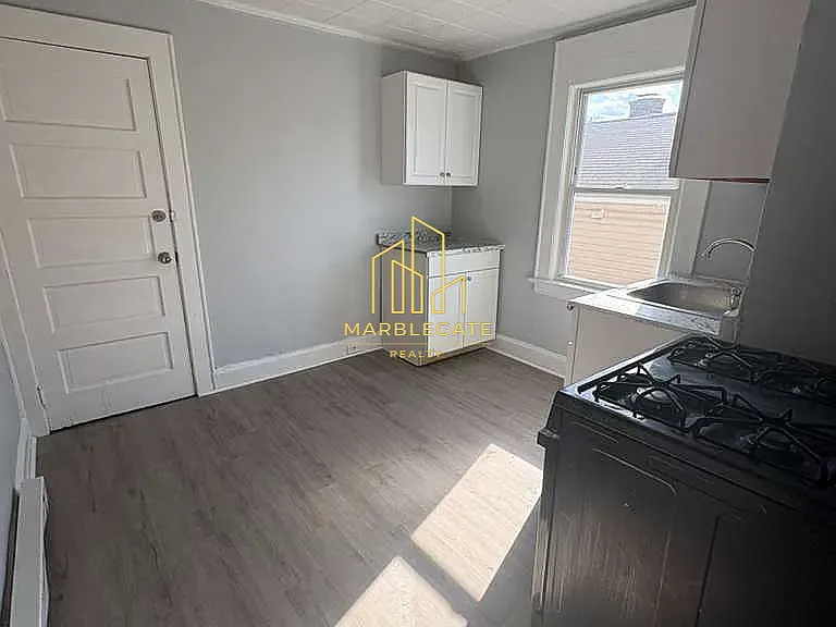 9 Kenmore Ave #33 — Photo 2