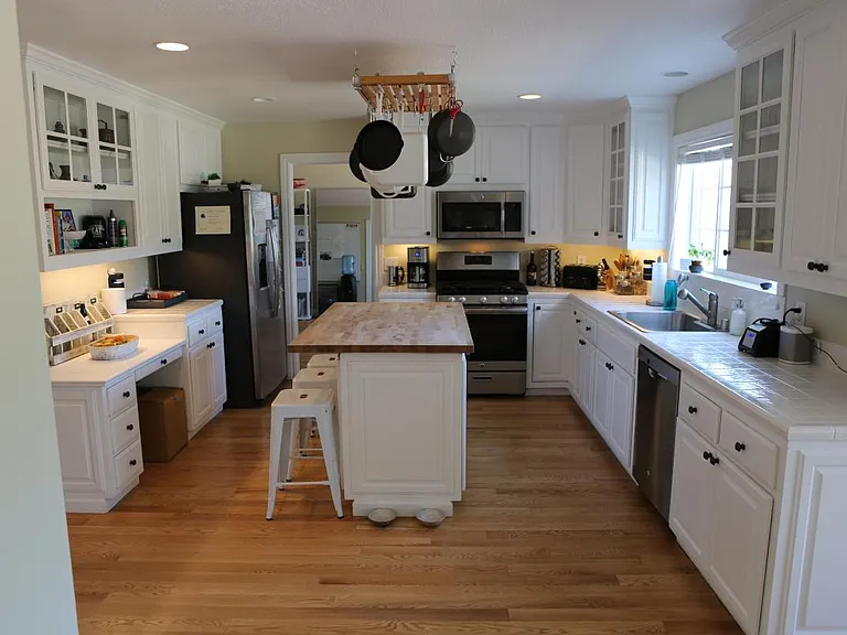 3296 Vichy Ave — Photo 10