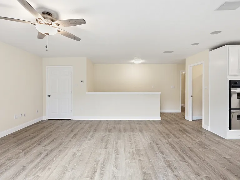 11285 Homestead Ln — Photo 4
