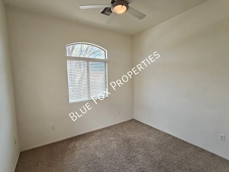 324 N Oak Tree Canyon Loop — Photo 19