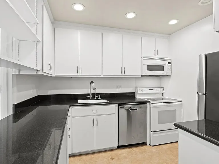 200 Elm St #107 — Photo 6