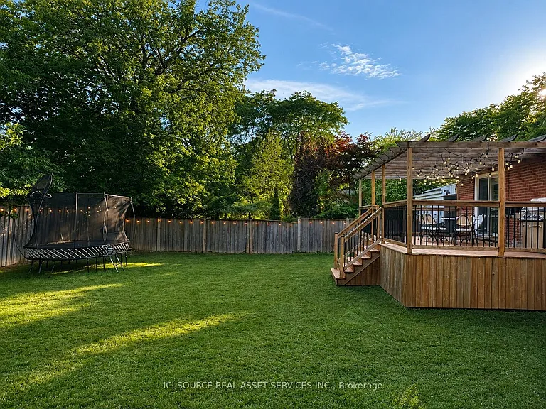 37 Bainbridge Ave — Photo 14