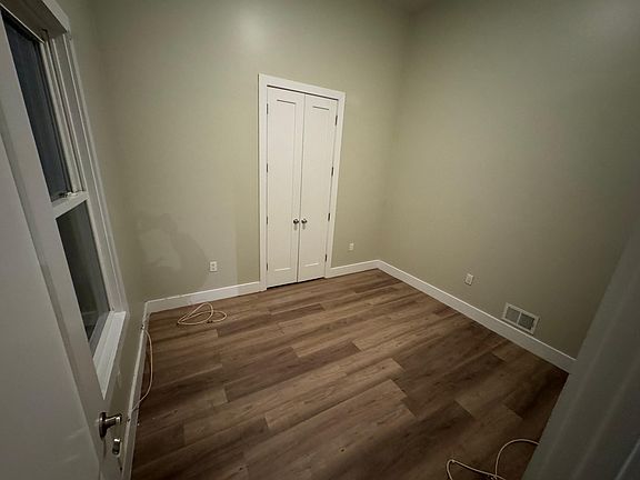 5th image of 61 16th Ave #1L