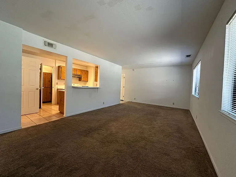 3337-3339 La Canada Dr — Photo 3