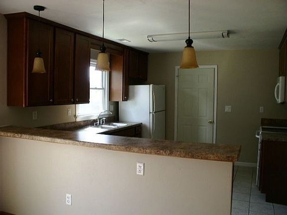 2nd image of 251 Kilby Shores Dr
