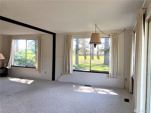 2nd image of 357 Dolphin Ave NE