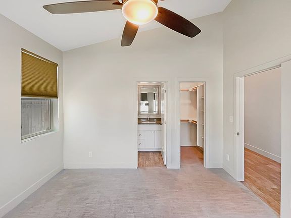 4th image of 1023 Oak Dr APT A