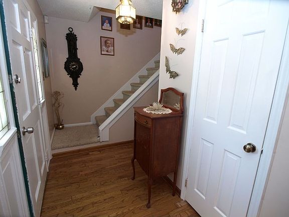 Warm Welcome Entryway