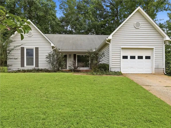 802 William Dr, Opelika, AL 36801