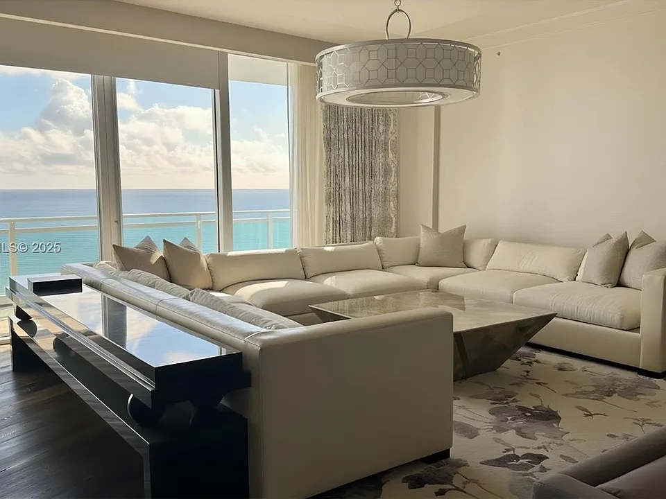 10295 Collins Ave #1203