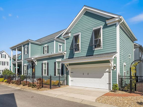 4th image of 774 Johnson Ave.