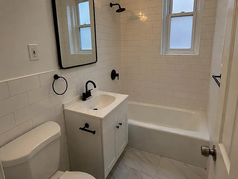 1431 E 2nd St #1A — Photo 9