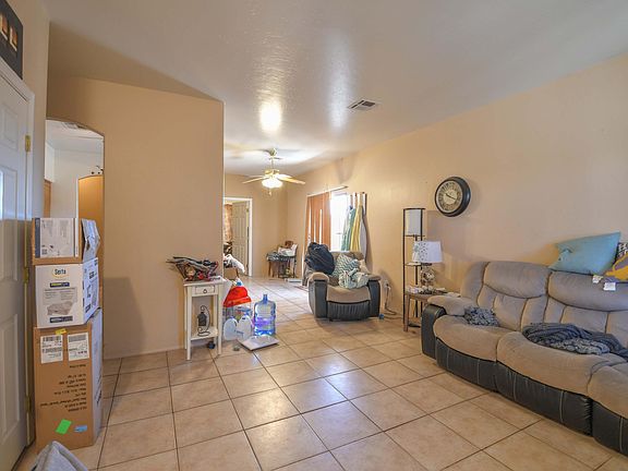 5th image of 208 W Palm Ct