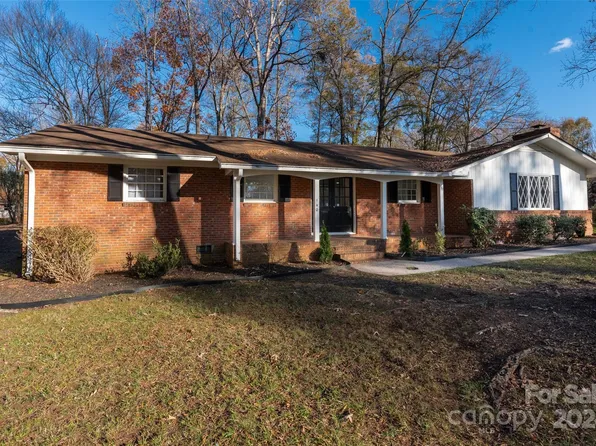 140 Summerlea Dr, Charlotte, NC 28214