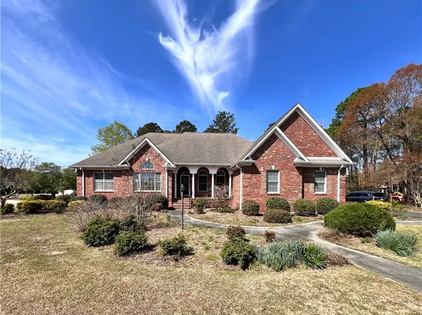 4901 Willow Oak Dr, Lumberton, NC 28358