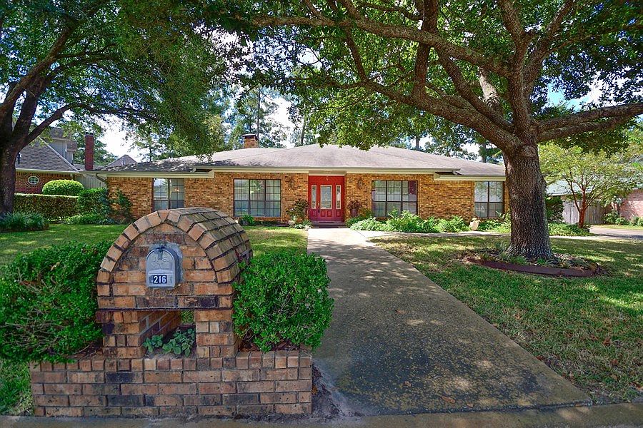 1st image of 216 Winged Foot Dr