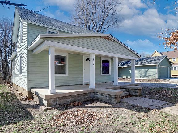 2nd image of 209 W Olive Ave