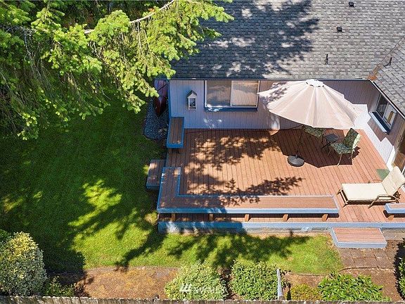 4th image of 1524 Mapleridge Dr NE