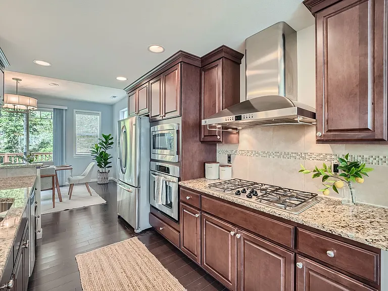 10502 SE 10th Ct — Photo 15