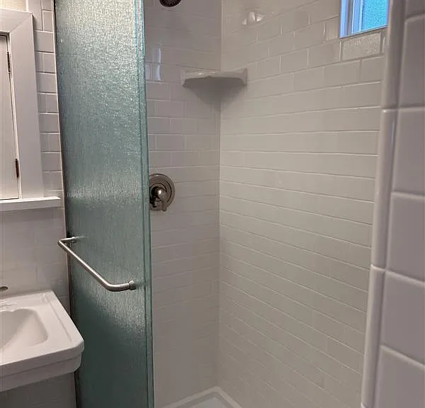 2831 Rowena Ave #3/4 — Photo 12